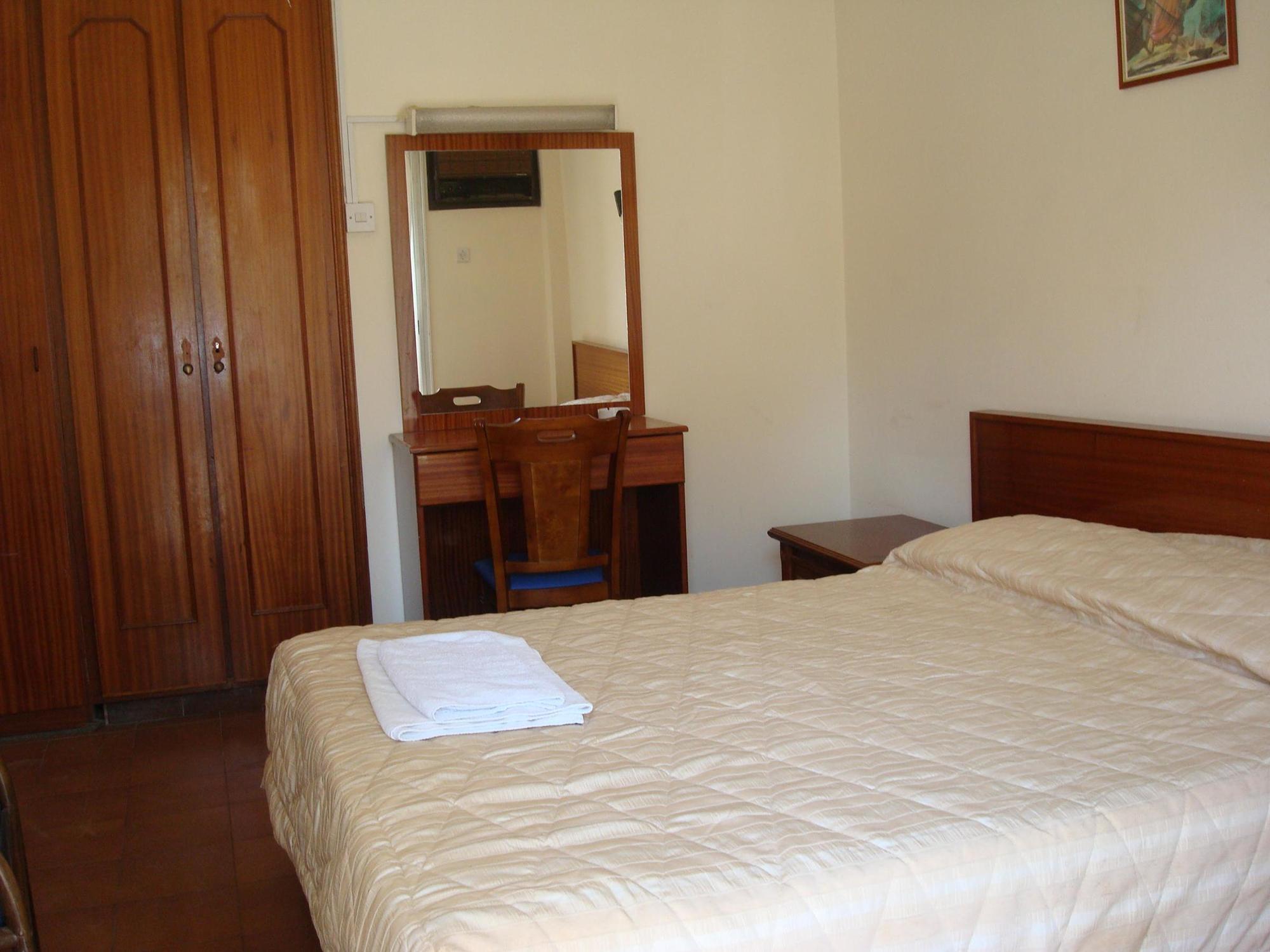Best Western Plus Larco Hotel Larnaca Bagian luar foto