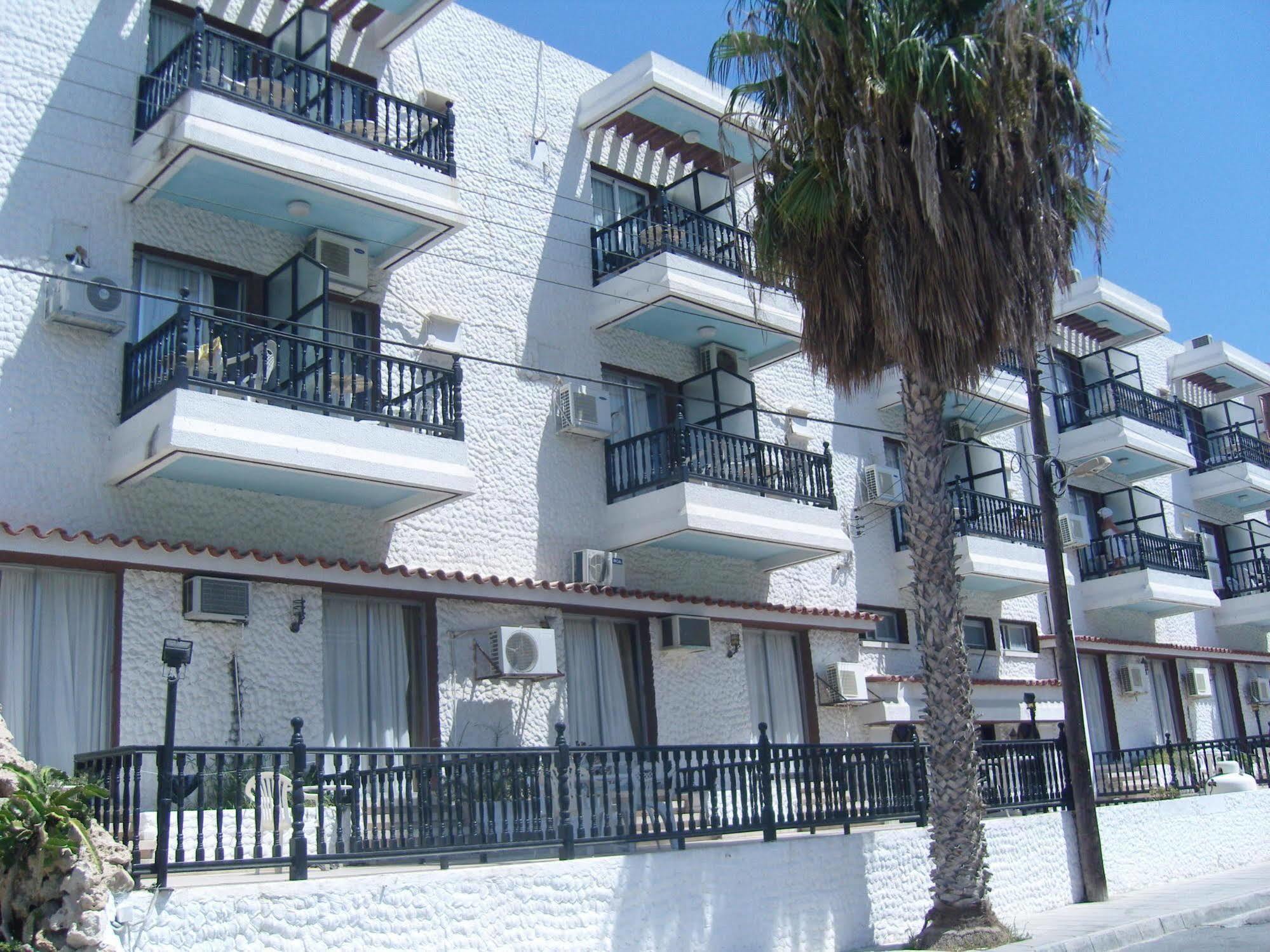 Best Western Plus Larco Hotel Larnaca Bagian luar foto